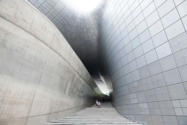Dongdaemun Design Center in Seoul. Foto: Shutterstock/Elena Ermakova