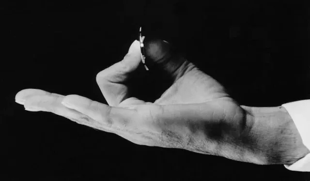 Flachstes Handaufzugskalber: Jean Lassale Kaliber 1200 von 1978