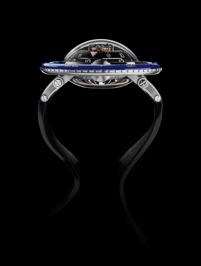 MB&F: HM7 Aquapod