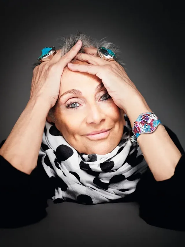 Künstlerin Paola Navone mit der Swatch Art Model Thammada