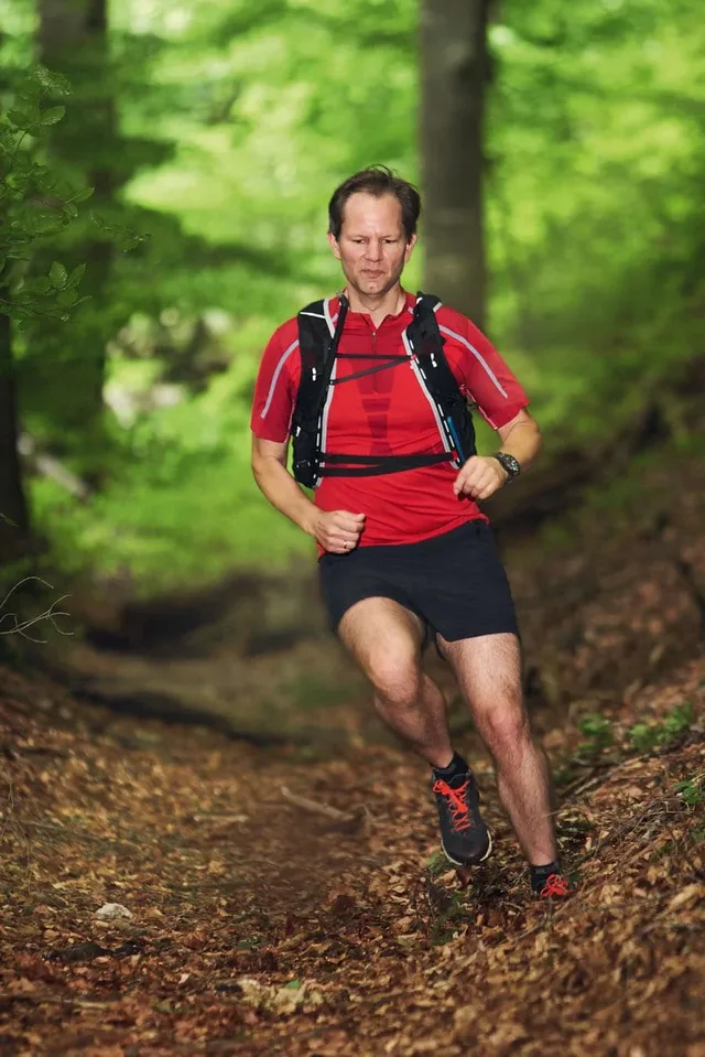 Chronos-Redakteur Jens Koch arbeitet seit 2001 für das Magazin. Wenn er keine Uhren testet, taucht er oder läuft durch den Wald.