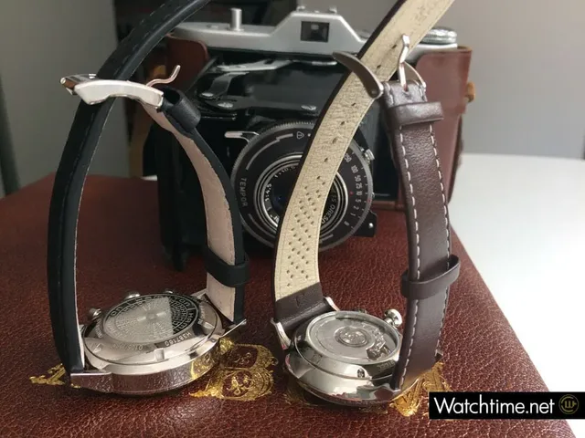 Uhrwerke der Hamilton Intra-Matic 68 und der Junghans Meister Driver Chronoscope