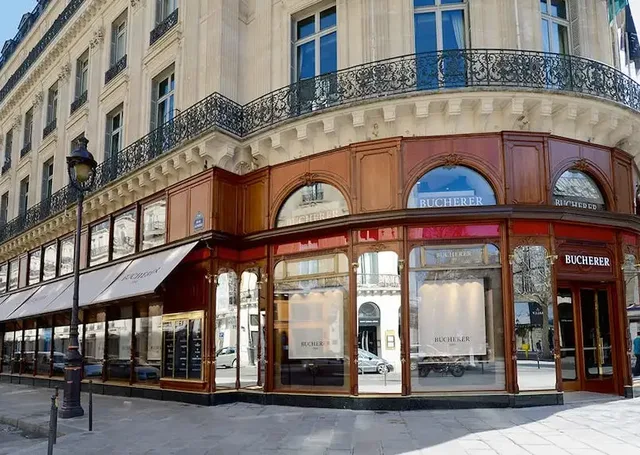 Die Niederlassung des Luzerner Juweliers Bucherer in Paris.
