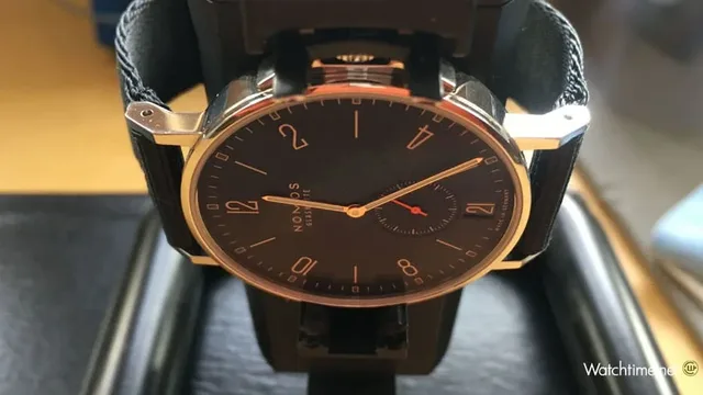 Lage: 3H - 3 Uhr oben auf der Zeitwaage, entspricht der Position "Krone oben"