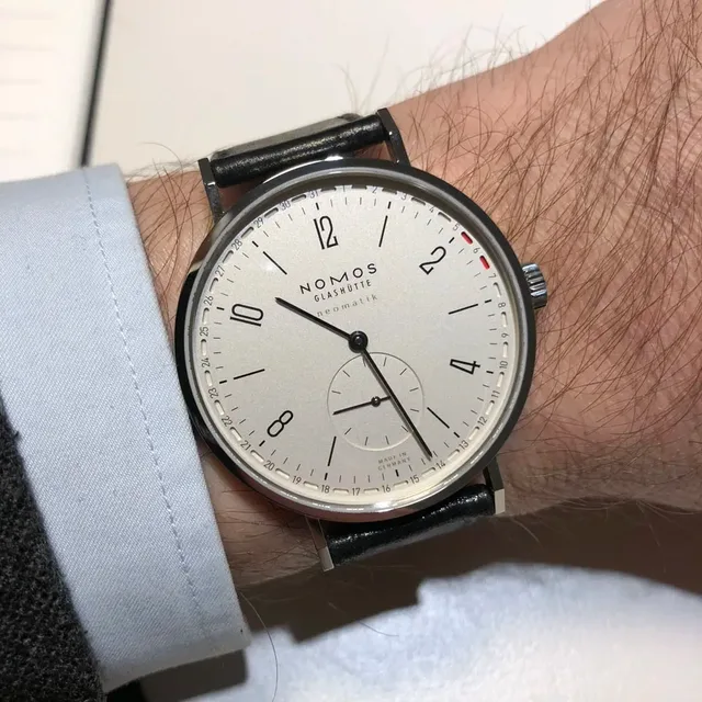Wristshot der Nomos Glashütte Tangente neomatik 41 Update