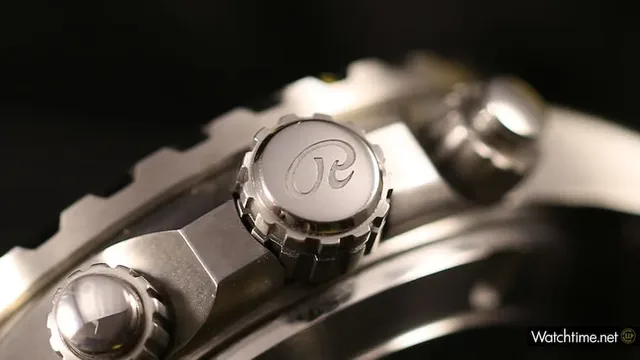 Das Rüschenbeck-Logo ziert die Krone mit einer Gravur.