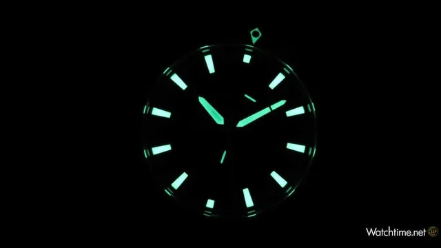 Der R5-Chrono von Rüschenbeck strahlt bei Dunkelheit wie ein Leuchtturm.