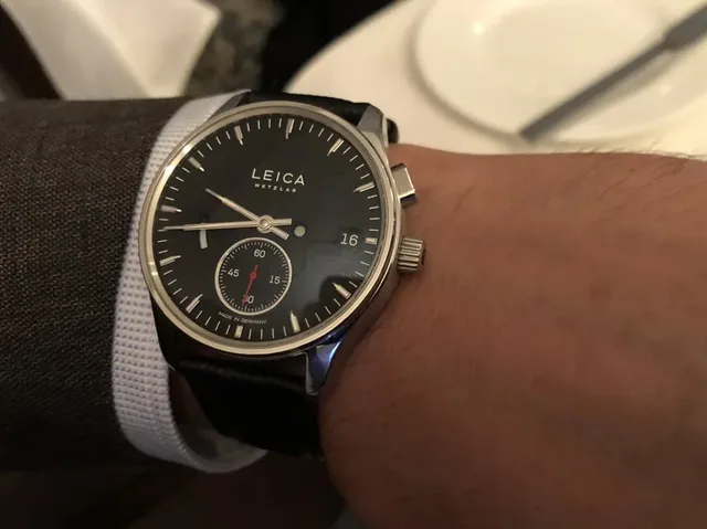 So sieht die Leica L1 am Handgelenk aus