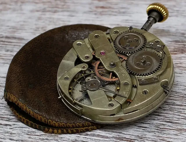 Das Maß der Linie für den Durchmesser eines Uhrwerks führten die Schweizer Taschenuhr-Hersteller ein