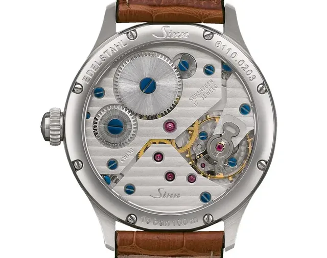 Das ehemalige Unitas-Taschenuhrkaliber, heute ETA 6497 oder 6498, ist mit 36,6 Millimetern Durchmesser ein 16 1/2‘‘‘-liniges  Werk und wird noch immer mit diesem Maß von der ETA angegeben