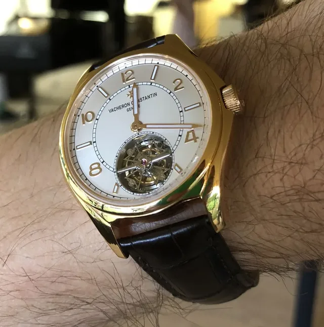 Die Vacheron Constantin Fifitysix Tourbillon am Handgelenk