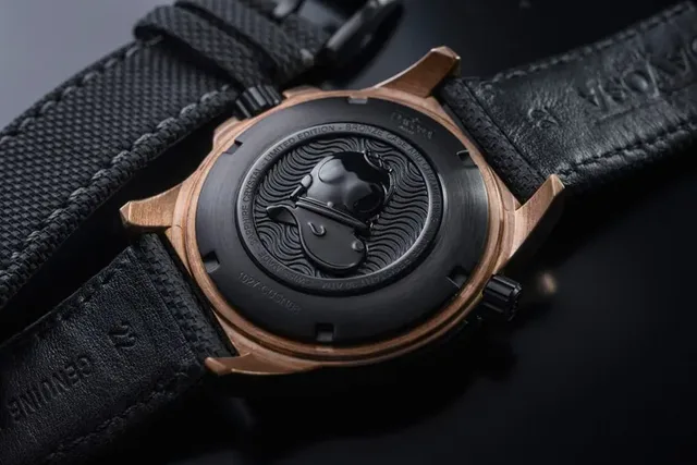 Davosa-Argonautic-Bronze-Limitied-Edition-Bodengravur