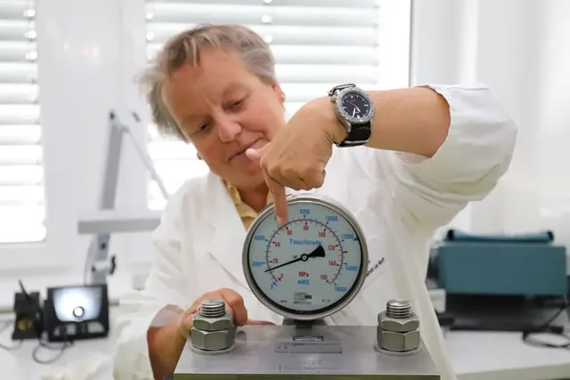 Sinn-U-212-Dichtheitstest-04