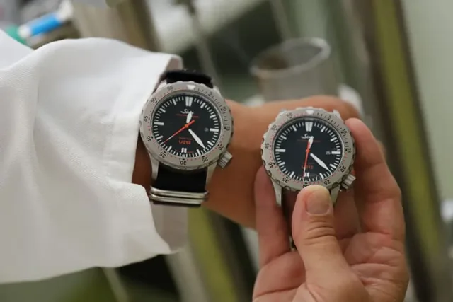 Sinn Spezialuhren: U212 im Dauertest, Wasserdichtheitstest im Druckbehälter