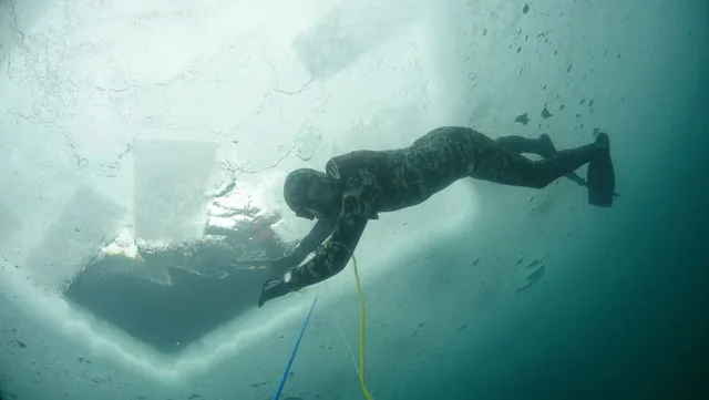 Sinn Spezialuhren: U212 im Dauertest, Eistauchen in Tirol