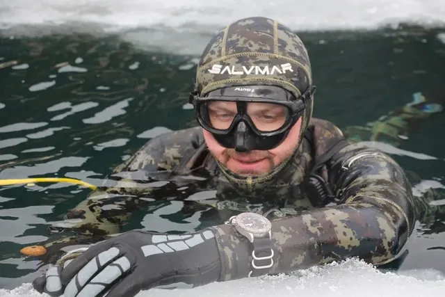 Sinn Spezialuhren: U212 im Dauertest, Eistauchen in Tirol