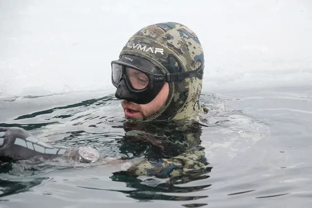 Sinn Spezialuhren: U212 im Dauertest, Eistauchen in Tirol