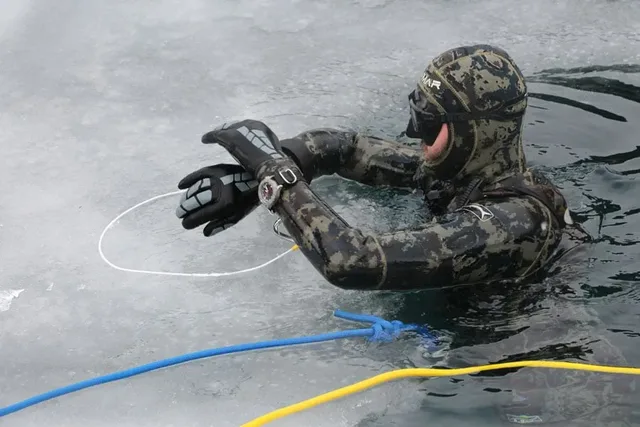 Sinn Spezialuhren: U212 im Dauertest, Eistauchen in Tirol