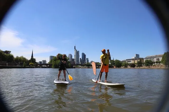 Sinn Spezialuhren: U212 im Dauertest, Stand-Up-Paddeln auf dem Main