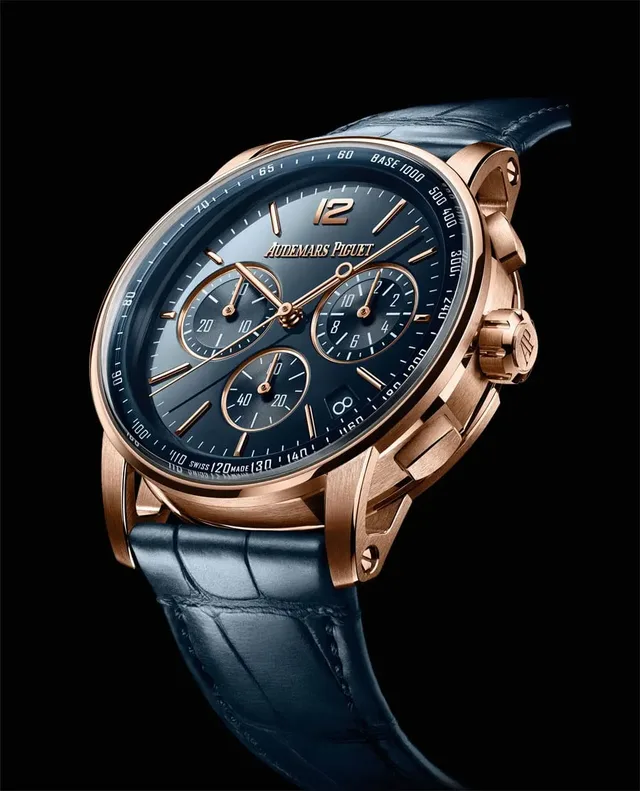 Audemars Piguet Code 11.59 Automatik Chronograph in Roségold mit blauem Zifferblatt