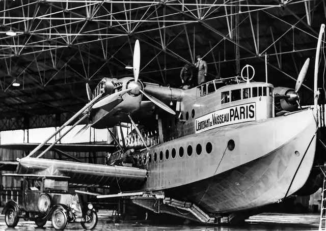 Das Flugschiff  Latécoère 521 Lieutenant de Vaisseau Paris in Hangar in Biscarrosse, Frankreich