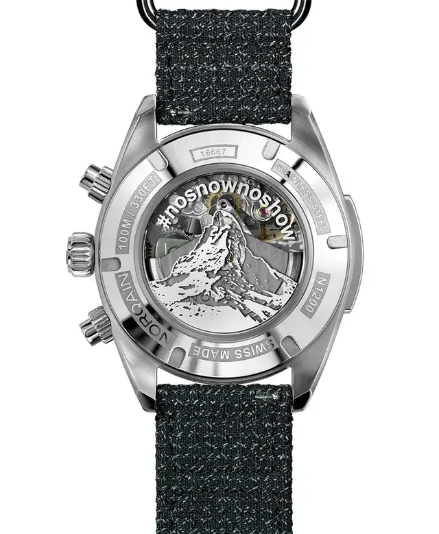 Der Gehäuseboden zeigt das Matterhorn und Felix Neureuthers persönlichen Hashtag #nosnownoshow