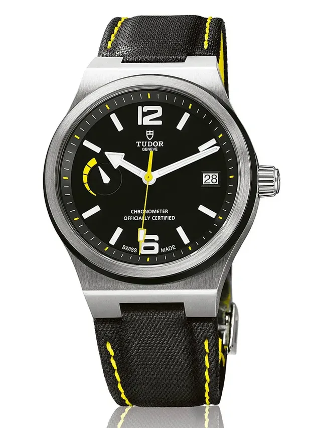 Tudor: North Flag mit schwarzem Lederband