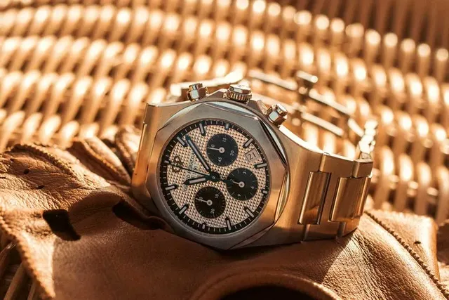 Girard-Perregaux: Laureato Chronograph