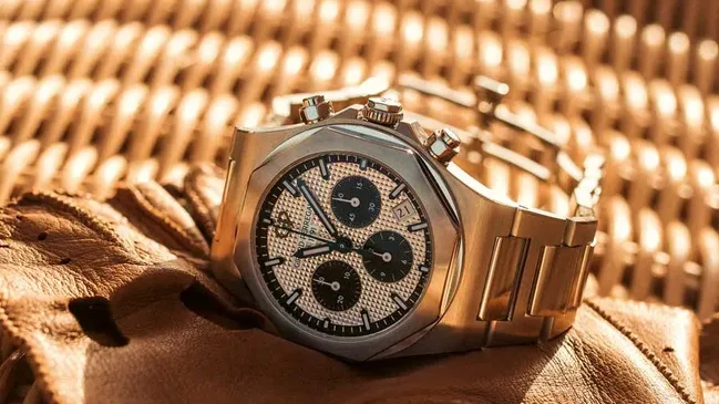 Girard-Perregaux: Laureato Chronograph