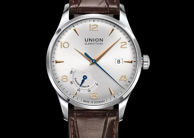 Union Glashütte: Noramis Gangreserve mit Lederband