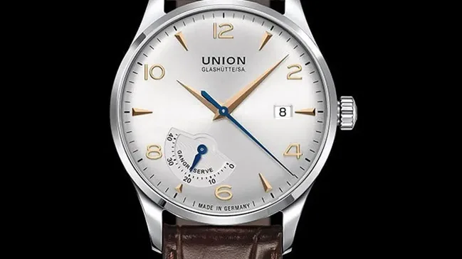 Union Glashütte: Noramis Gangreserve mit Lederband