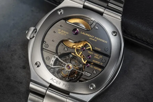 Laurent Ferrier Grand Sport Tourbillon: Handaufgzuskaliber LF 619.01
