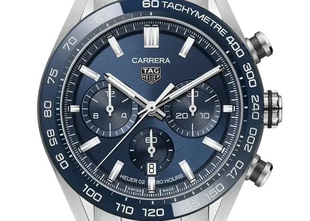 TAG Heuer: Carrera Sport Chronograph mit blauem Zifferblatt und Keramiklünette mit Tachymeterskala