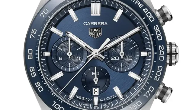 TAG Heuer: Carrera Sport Chronograph mit blauem Zifferblatt und Keramiklünette mit Tachymeterskala
