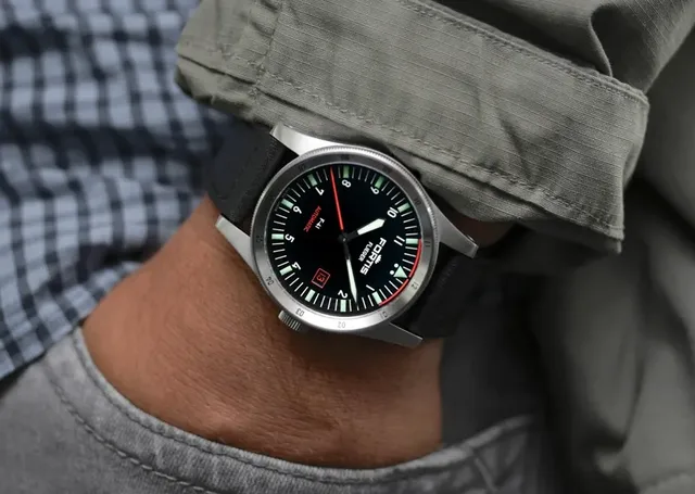 Fortis Flieger F41 am Lederband