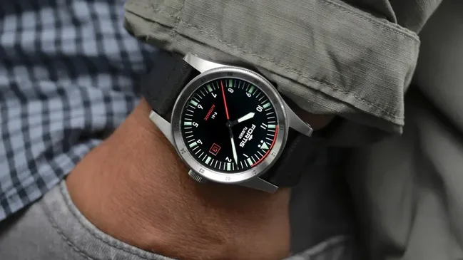Fortis Flieger F41 am Lederband