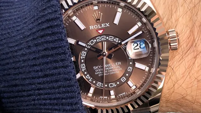 Die Rolex Sky-Dweller in Everose-Gold mit Oysterflex-Band