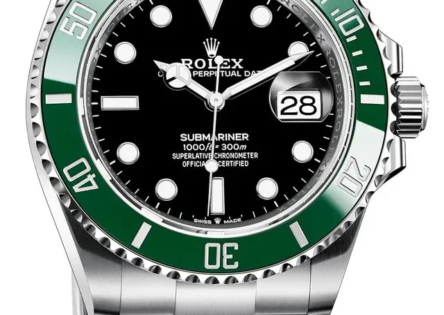 Neu 2020: Rolex Oyster Perpetual Submariner Date in Stahl mit schwarzem Zifferblatt und grüner Keramiklünette