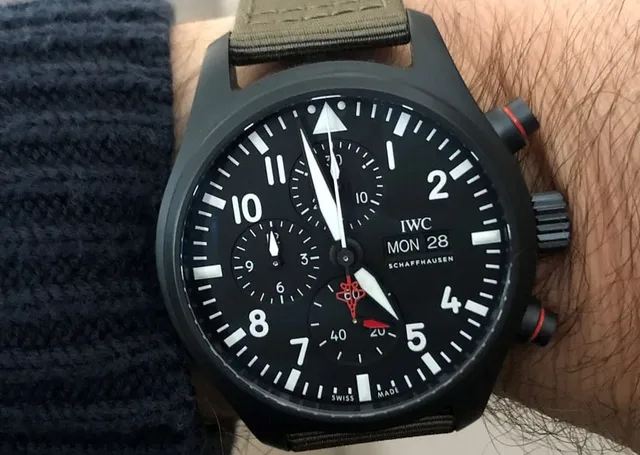 Die IWC Pilot’s Watch Chronograph Top Gun Edition „SFTI“ am Arm