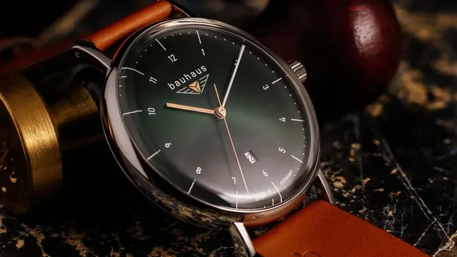 Bauhaus: Quarzuhr Dreizeigervariante mit Zentralsekunde