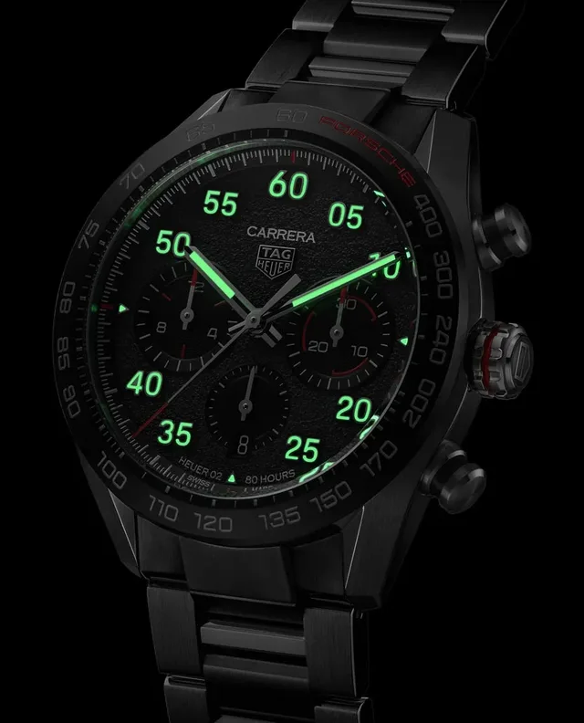 Leuchtstark bei Nacht: die TAG Heuer Carrera Porsche Chronograph Special Edition