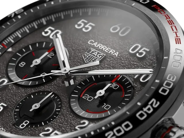 TAG Heuer Carrera Porsche Chronograph Special Edition 44 mm Calibre Heuer 02 Automatik Zifferblatt