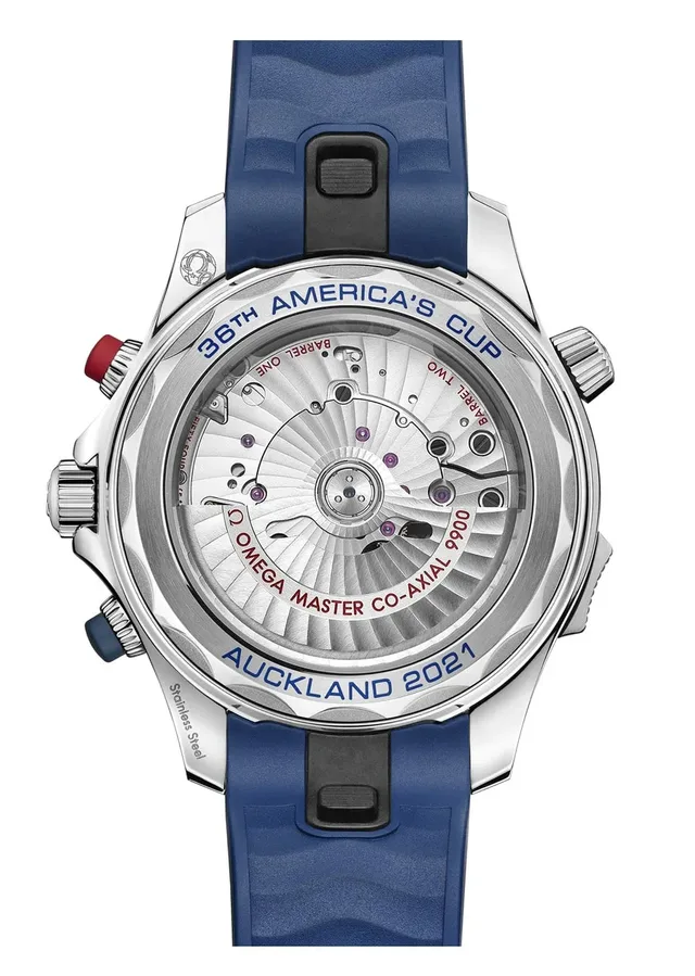 Gehäuserückseite der Omega Seamaster Diver 300M America’s Cup Chronograph