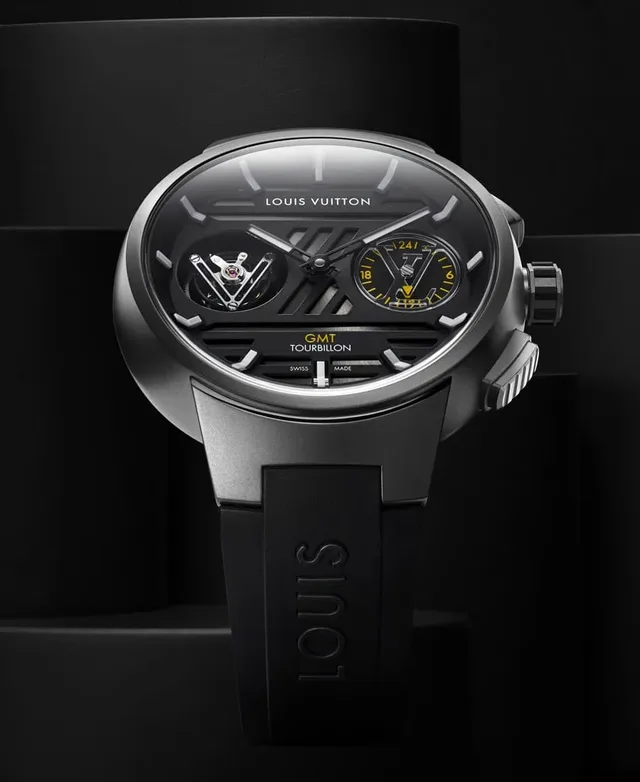 Louis Vuitton Tambour Curve GMT Flying Tourbillon aus Titan