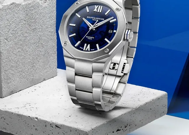 Baume & Mercier: Riviera Baumatic 10616 - Automatikuhr, Datumsanzeige, 42 Millimeter, blaues Saphirglasziffferblatt