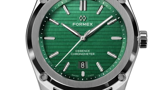 Formex: Essence 43 mm Automatic Chronometer in Grün