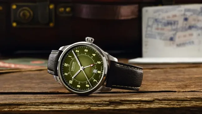 Union Glashütte: Belisar Zeitzone mit olivgrünem Verlaufszifferblatt