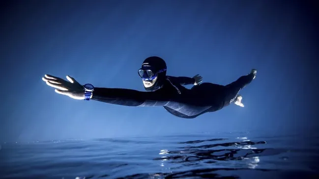 Taucheruhrenspecial 2021: Panerai Submersible Blu Notte - Guillaume Nery Panerai Ambassador 2019