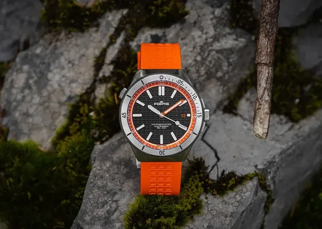 Fortis: Marinemaster M-44 in Amber Orange