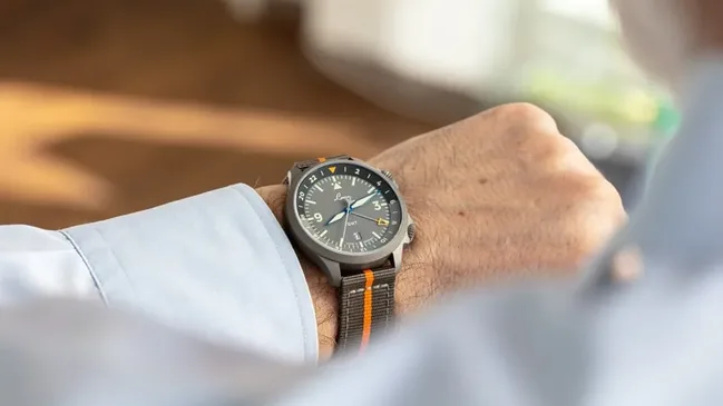 Laco: Frankfurt GMT Schwarz am Handgelenk